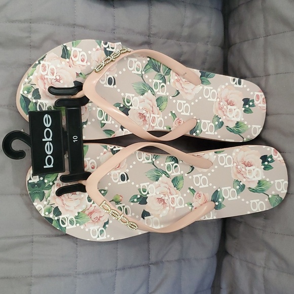 NWT Beach Ready Pink bebe Rhinestone Floral Flip Flops - Picture 5 of 10